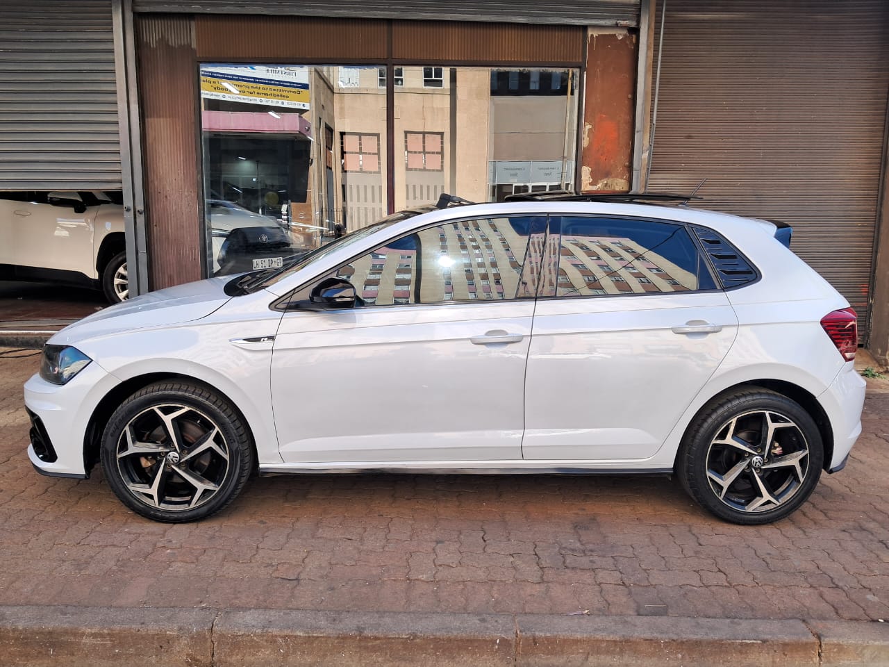 2020 Volkswagen Polo 8 - Image 3